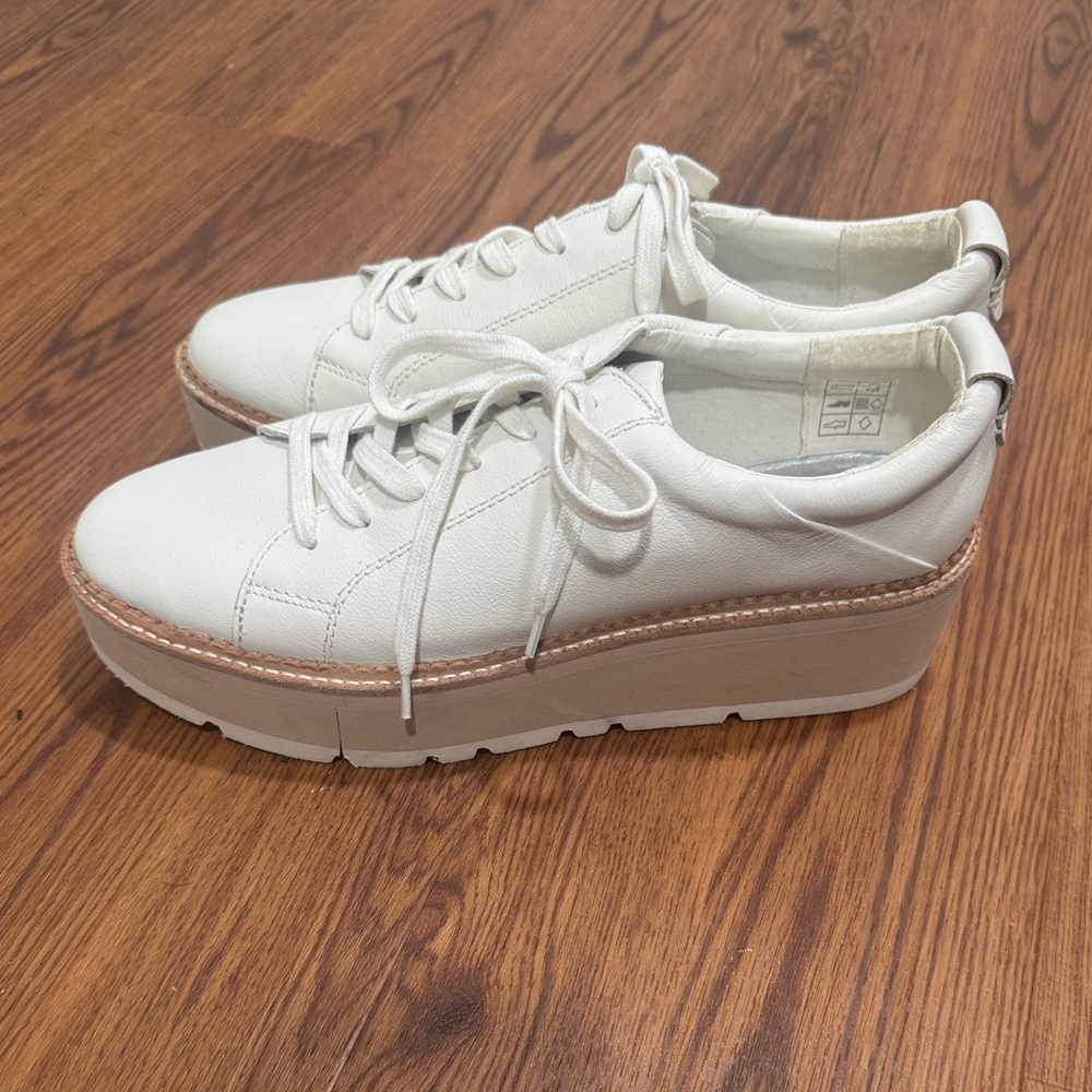 Dolce Vita Cream Platform Sneakers - Picture 3 of 5